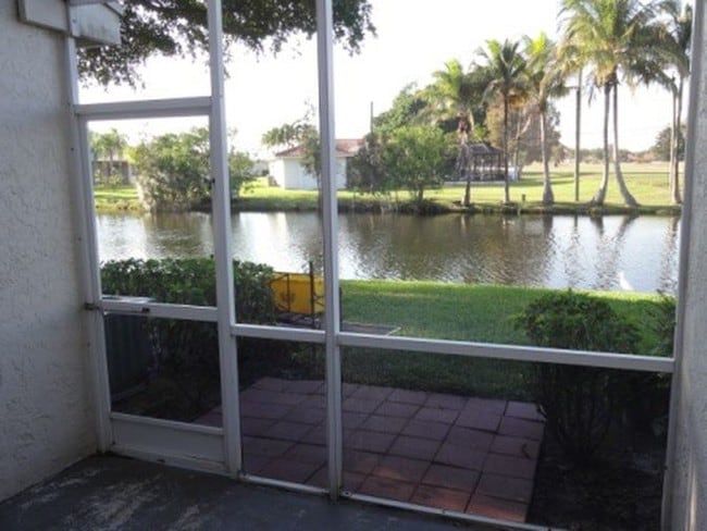 Building Photo - 289 Duval Ct