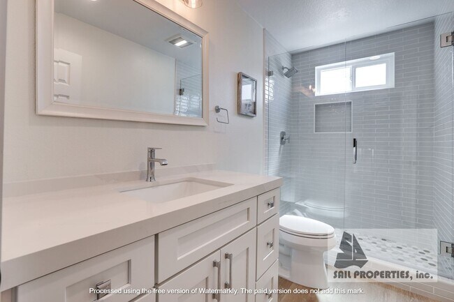 Building Photo - Gorgeous beach house with ocean view!