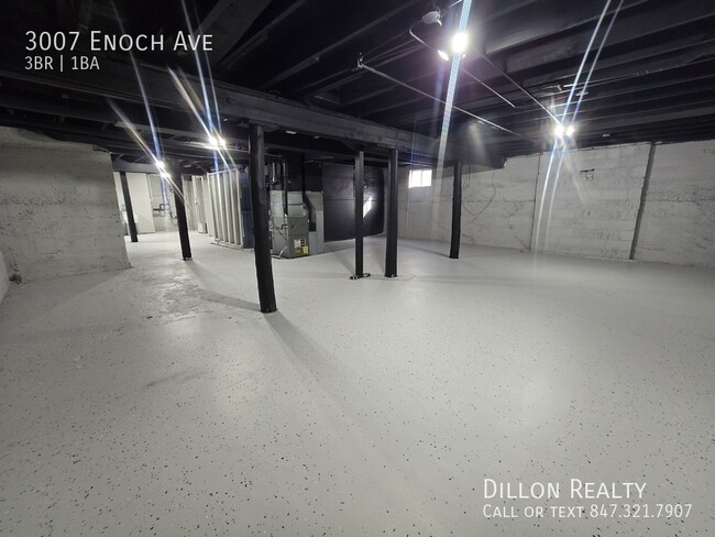 Building Photo - 3007 Enoch Ave