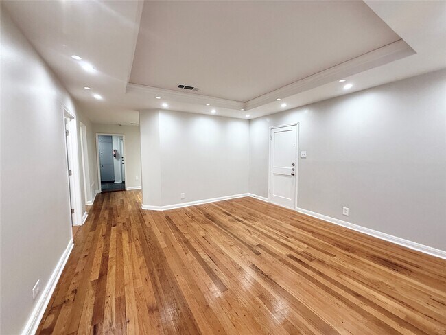 Building Photo - 20 Pinedale St