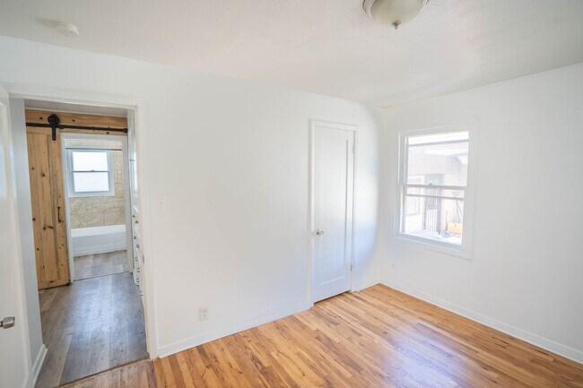 Building Photo - 2941 S Madison Ave