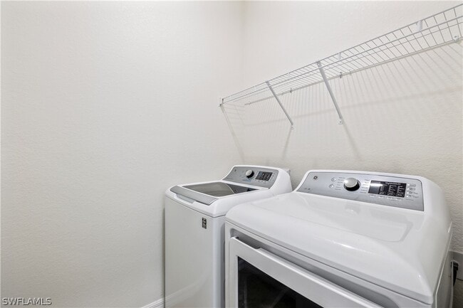 Building Photo - 17596 Woodland Ct