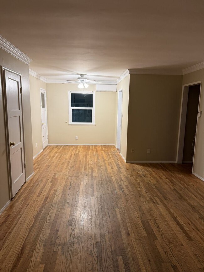 Building Photo - Charming One-Bedroom Apartment | South of the Blvd – Sherman Oaks