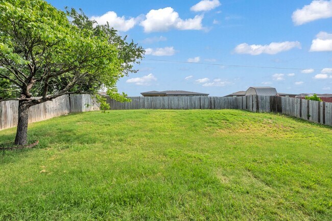 Building Photo - Available NOW!!!! Beautiful 1 story, 4 bed...