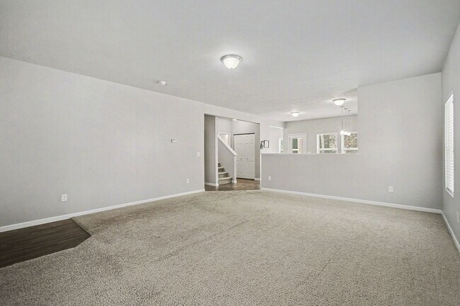 Building Photo - Outstanding Neighborhood in Saugatuck for Long Term Lease!