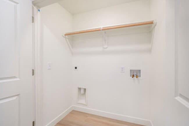 Building Photo - 3 Bedroom Townhome Coming Soon! ~Located i...