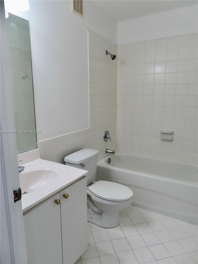 Building Photo - 3398 NE 9th Dr