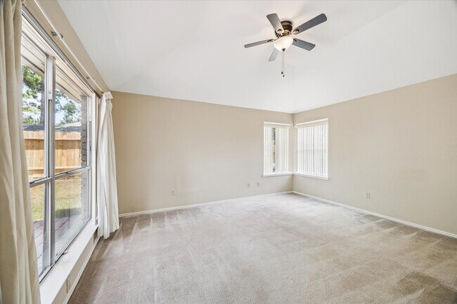 Building Photo - 16330 Leamington Ln