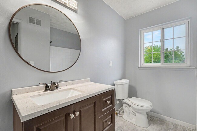 Building Photo - 25325 Shiawassee Cir
