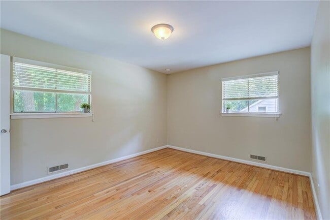 Building Photo - 1112 Franklin Cir NE