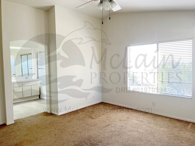 Building Photo - 2241 Lago Ventana