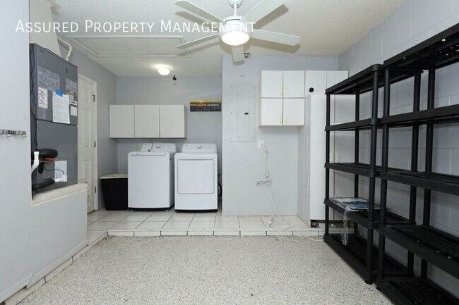 Building Photo - 9942 Dean Oaks Ct