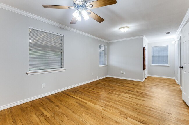 Building Photo - 10107 Muskogee Dr