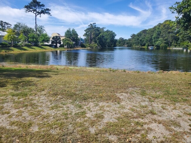 Building Photo - 501 Pinewood Rd