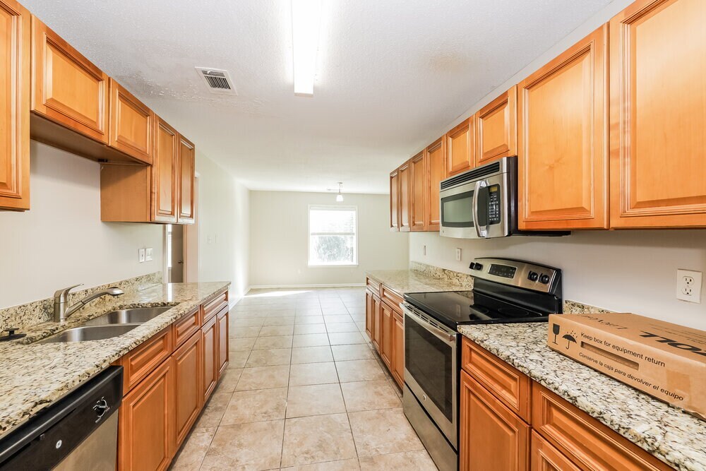 Building Photo - 3910 Pecanville Cove