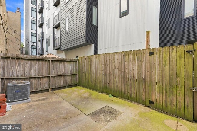 Building Photo - 316 W Wildey St