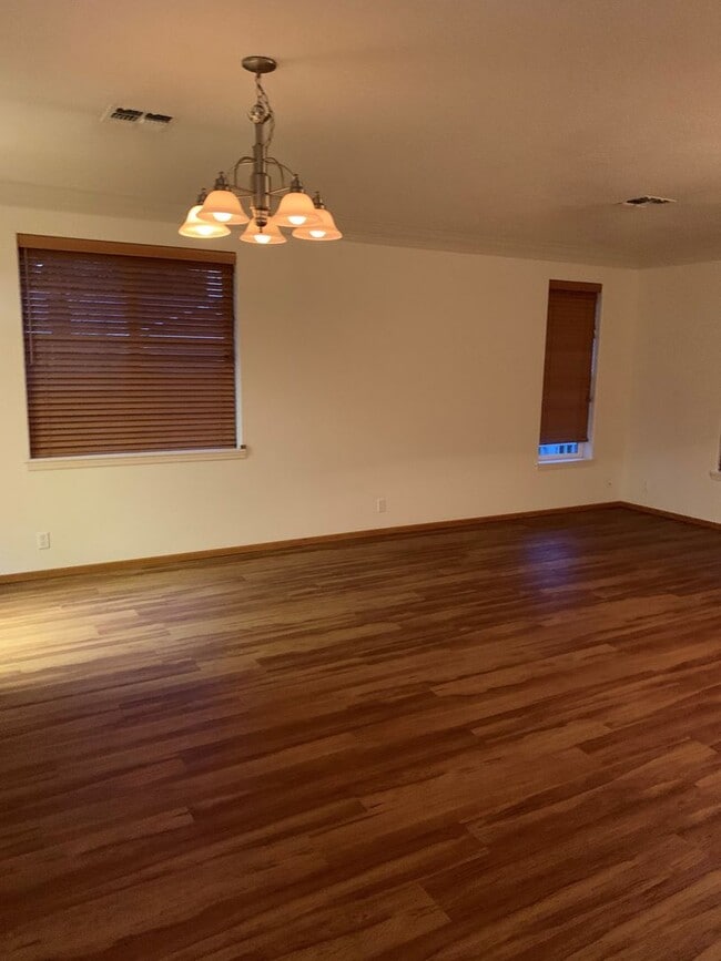 Building Photo - Attractive Santa Clara Home