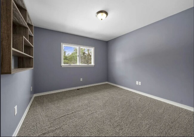 Building Photo - 23959 Springbrook Dr
