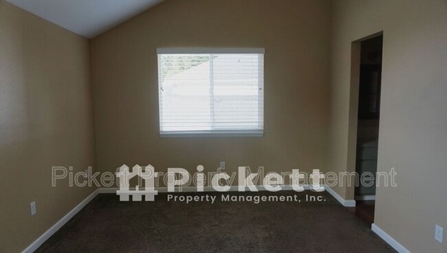 Building Photo - 10421 Ashley Cir NW