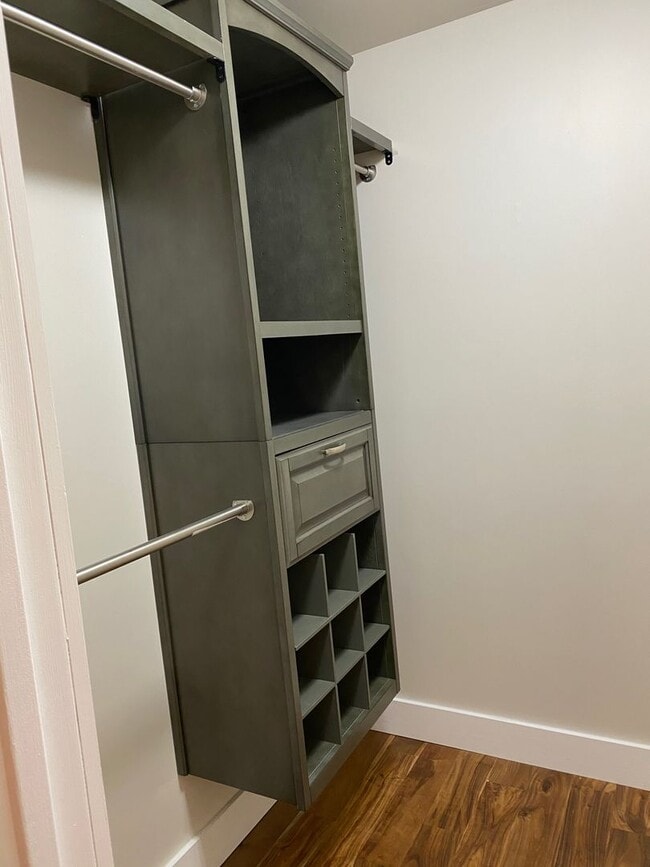 Building Photo - Unique Home in Perry