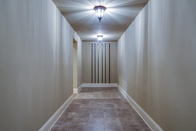 Building Photo - 6213 Arnall Ct