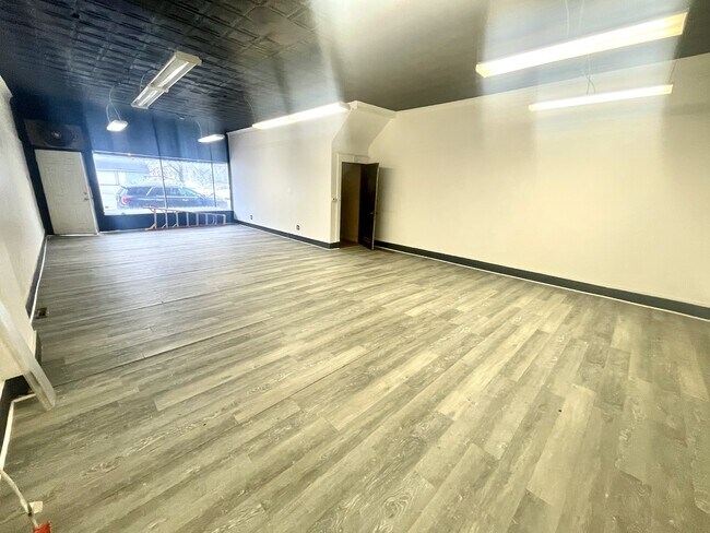 Building Photo - 2525 Delaware Ave