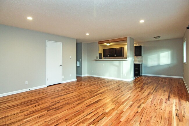 Interior Photo - Raleigh Heights