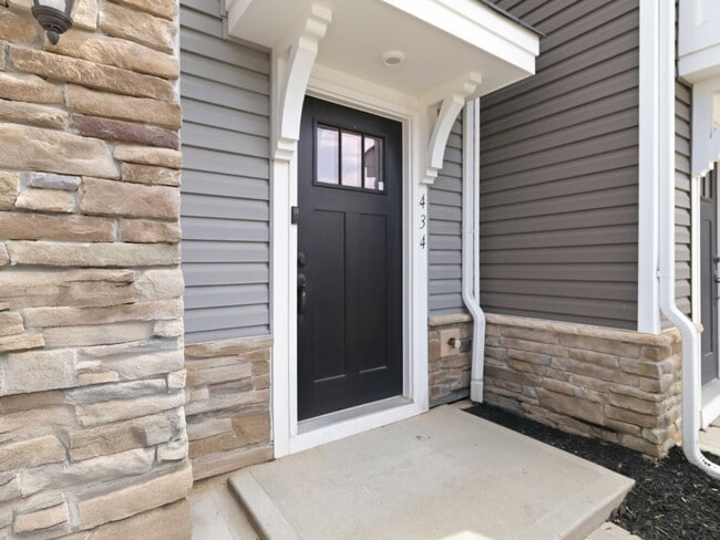 Building Photo - 434 Triple Crown Way