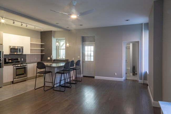 Building Photo - 1118 Park Ave