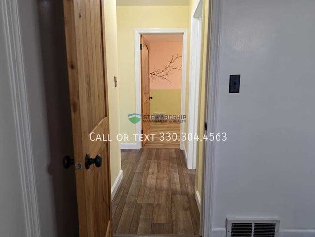 Building Photo - 1040 Stuart St NW