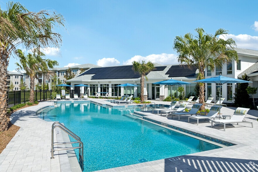 Resort-Style Pool - Arbours at Cocoa Landing