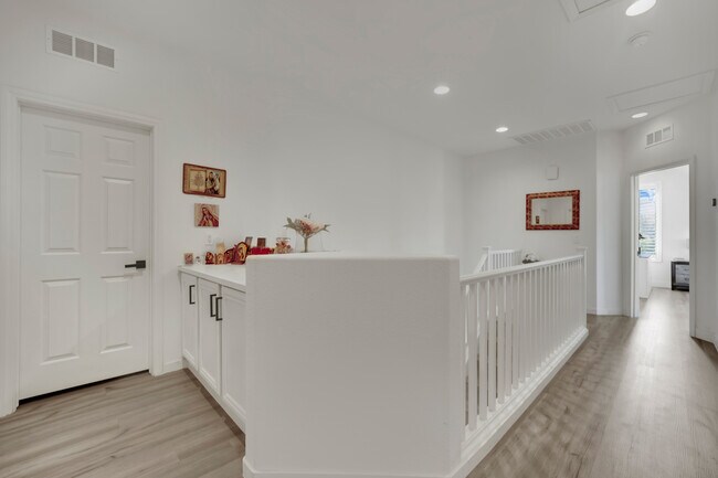 Building Photo - 10336 Early Morning Ave