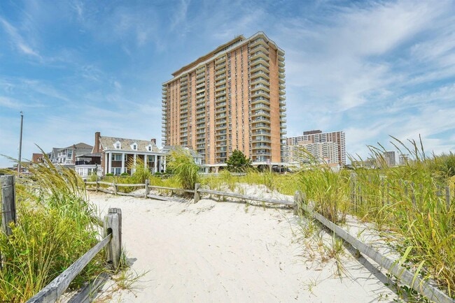 Building Photo - 4800 Boardwalk-1902-1902