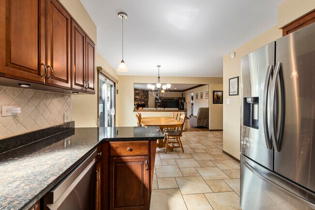 Building Photo - 14620 S Bridle Ct