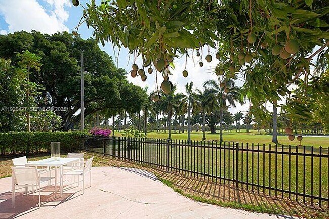 Primary Photo - 5570 La Gorce Dr