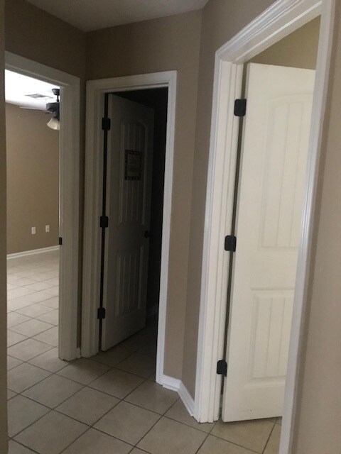 Building Photo - 5230 Ogea Rd