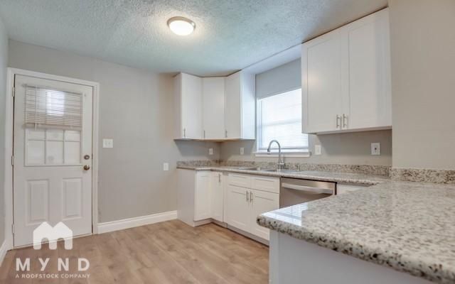 Building Photo - 150 Venice St