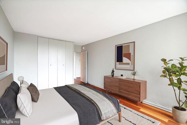 Building Photo - 220 Locust St