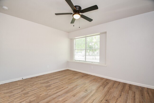 Building Photo - 5709 Arthington Ave