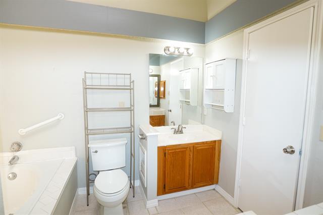 Building Photo - 8809 Pheasant Run Dr