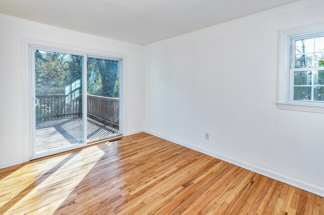 Building Photo - 339 Hamilton Ave