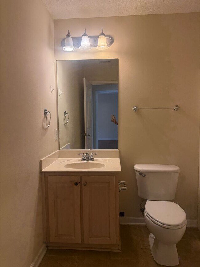 Building Photo - 300 Promise Ln