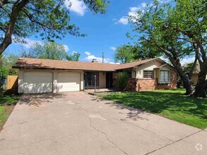 Building Photo - 4633 Summit Dr
