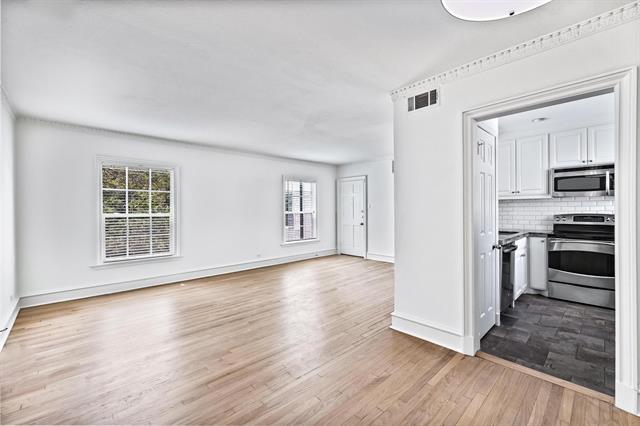Building Photo - 4538 Roland Ave