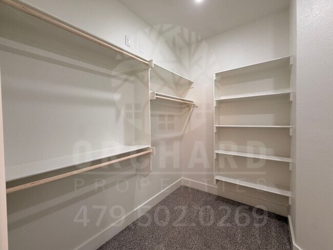 Building Photo - 15 Lochgilphead Ln