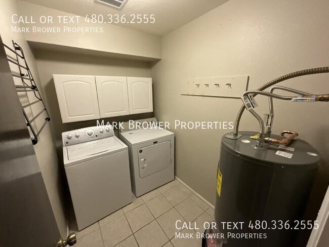 Building Photo - 3229 S Fairfield Dr