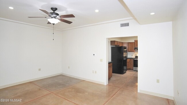 Building Photo - 1040 E Halcyon Rd