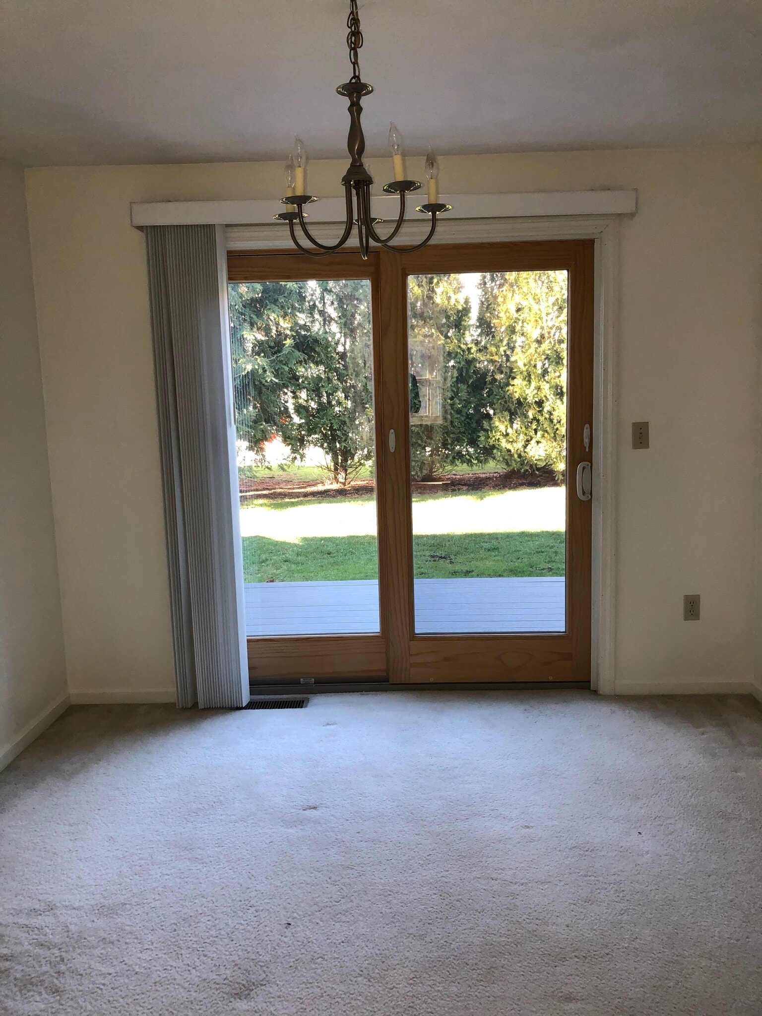 Dining Room - 777 Middle Rd