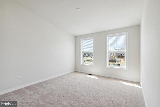 Building Photo - 15 Tamarack Cir
