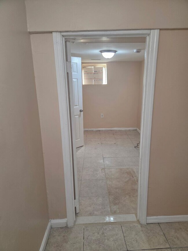 Building Photo - 20-22 Rockland Ter
